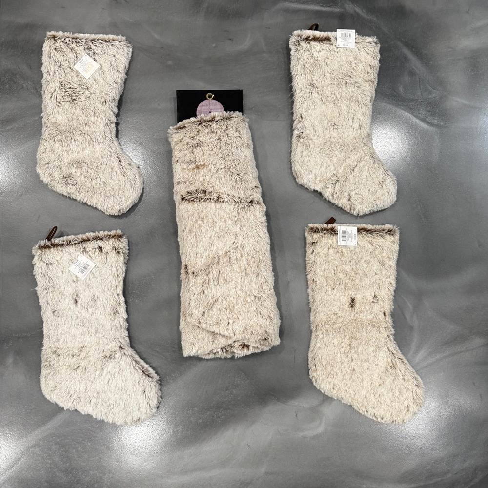 Cozy Cream Fuzzy Christmas Stockings Set and Matching Tree Skirt NEW